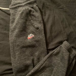 mens like new grey nike sweatpants xsmall